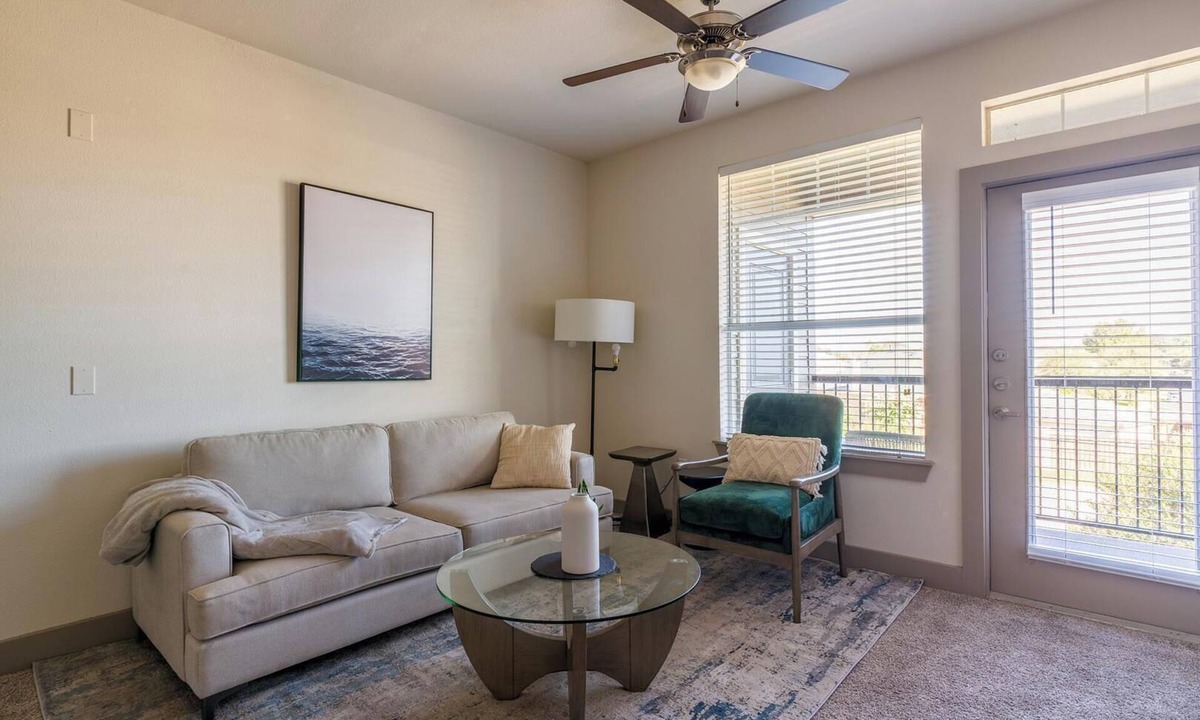 Spring Apartment | Landing | Stunning 1BD, Pool, Courtyard