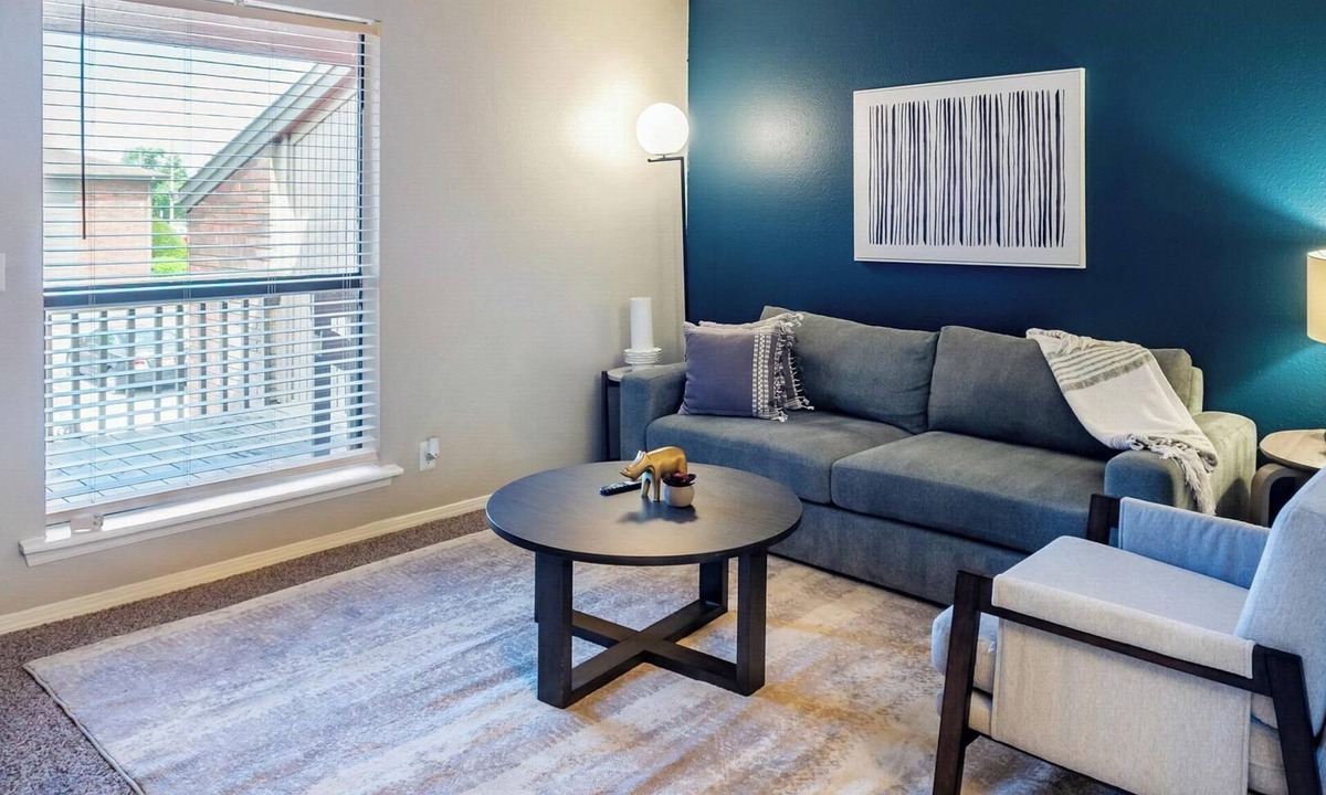 South Tulsa Apartment | Landing | Stunning 1BD, Pool, Clubhouse