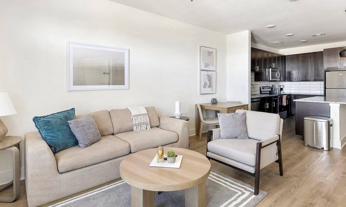 Fort Worth Apartment | Landing | Stunning 1BD, Gym, Pool