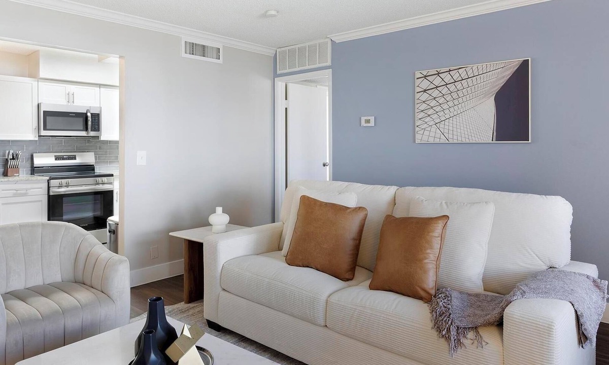 Rancho Oakey Apartment | Landing | Stunning 1BD, Gym