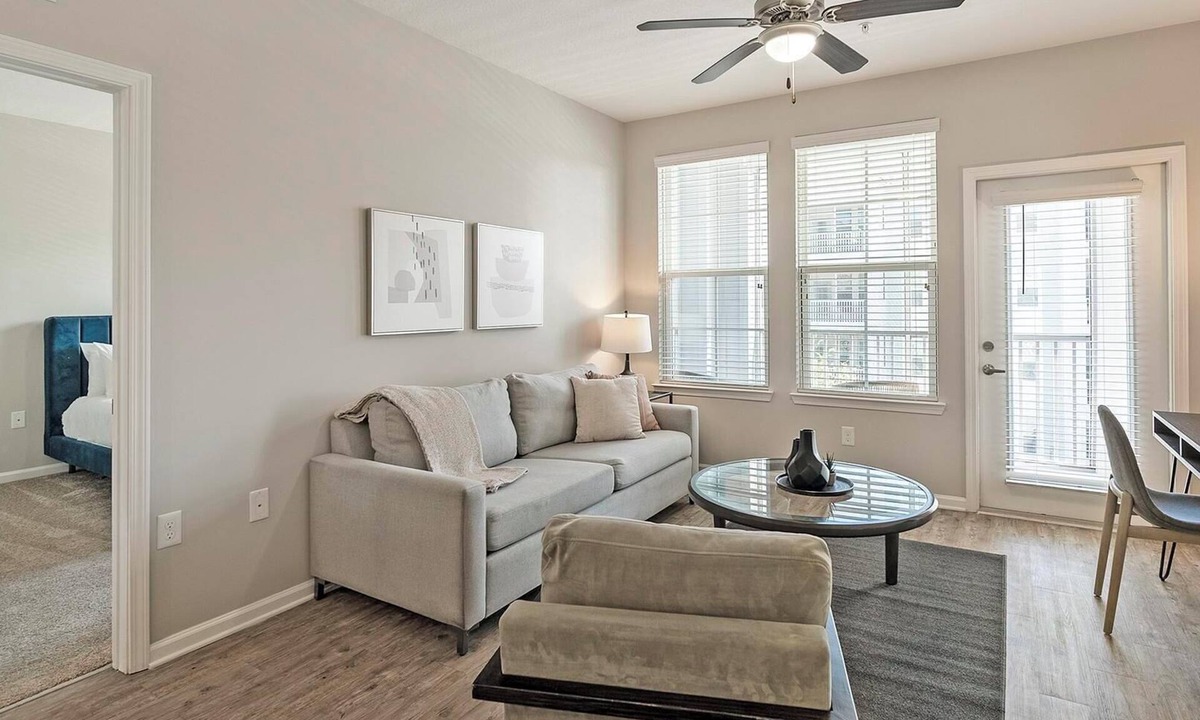 Land O' Lakes Apartment | Landing | Stunning 2BD, Pool, Gym