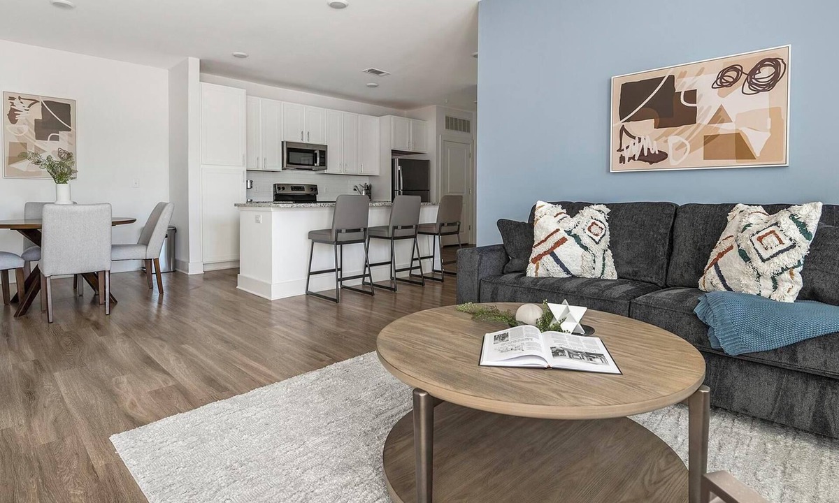 Fort Mill Apartment | Landing | Stunning 2BD, Gym, Pool