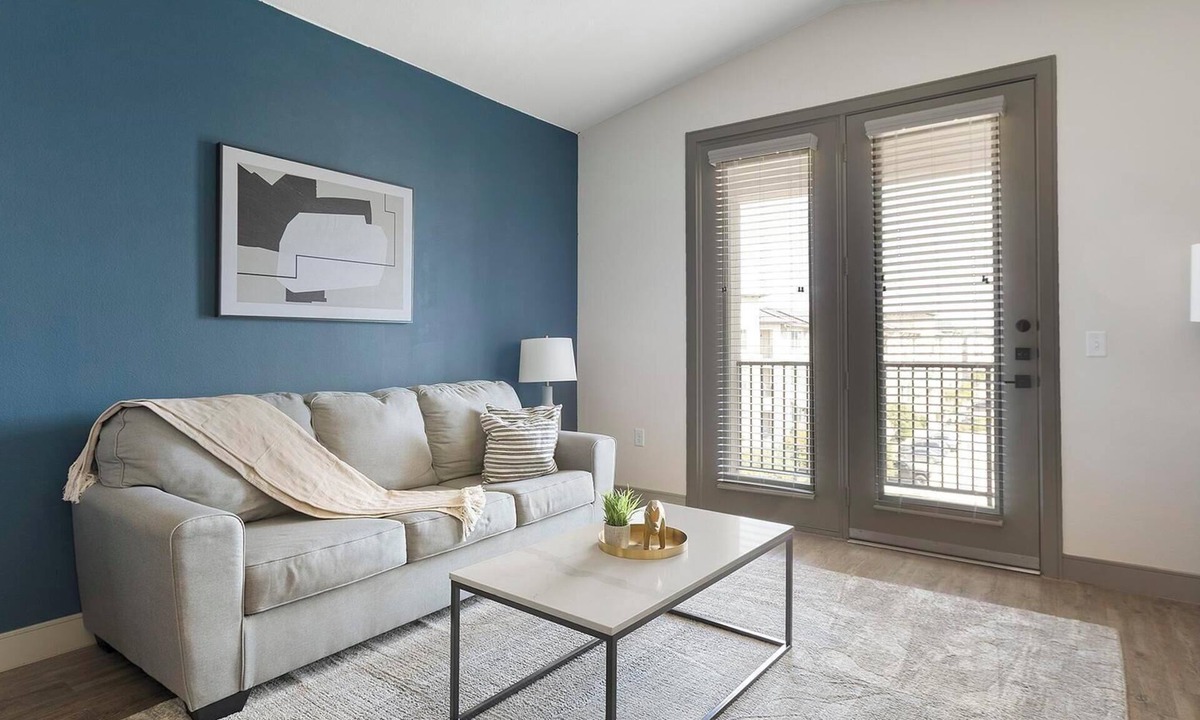 Denton Apartment | Landing | Stunning 2BD, Clubhouse, Gym