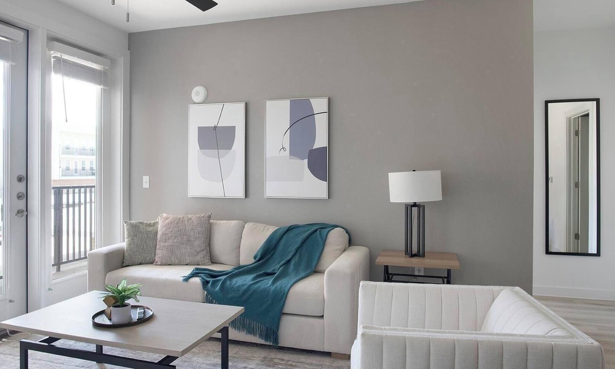Garland Apartment | Landing | Stunning 2BD, Gym, Pool