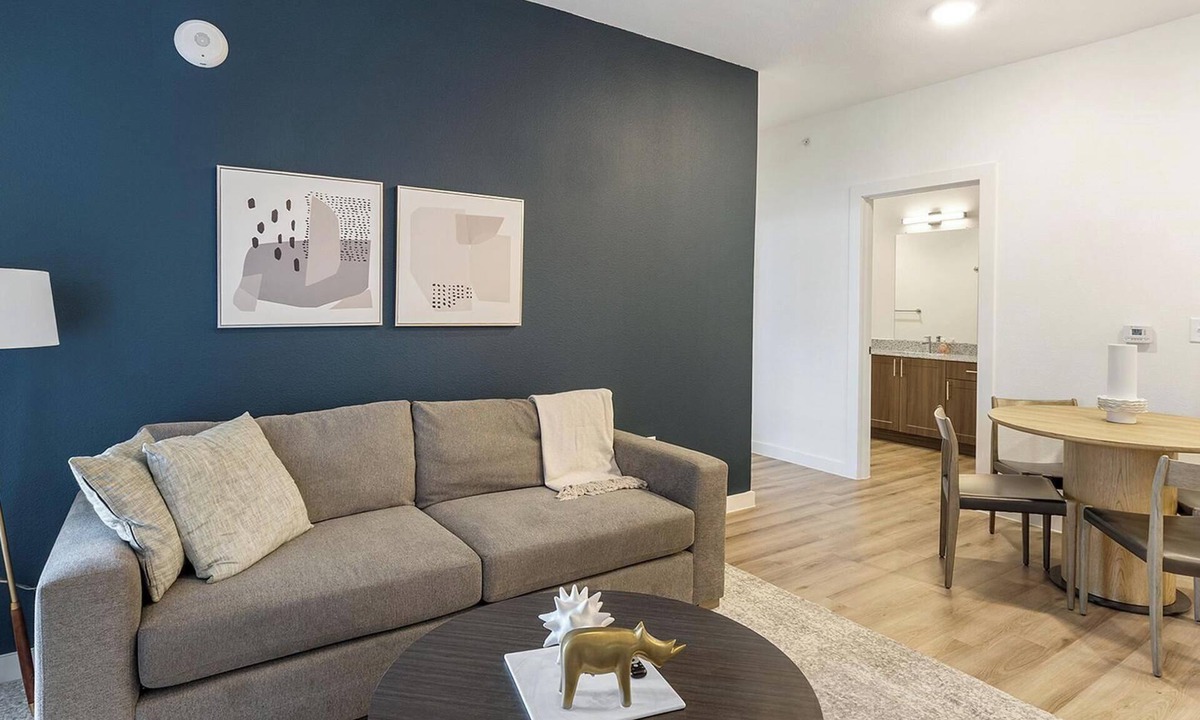 Garland Apartment | Landing | Stunning 2BD, Gym, Clubhouse