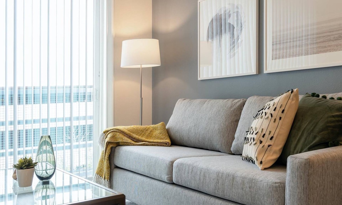 West Oak Hill Apartment | Landing | Stunning 2BD, Gym
