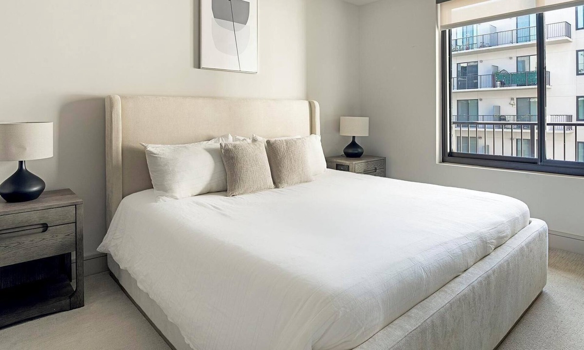 Houston Apartment | Landing | Stunning 2BD, Pool, Gym