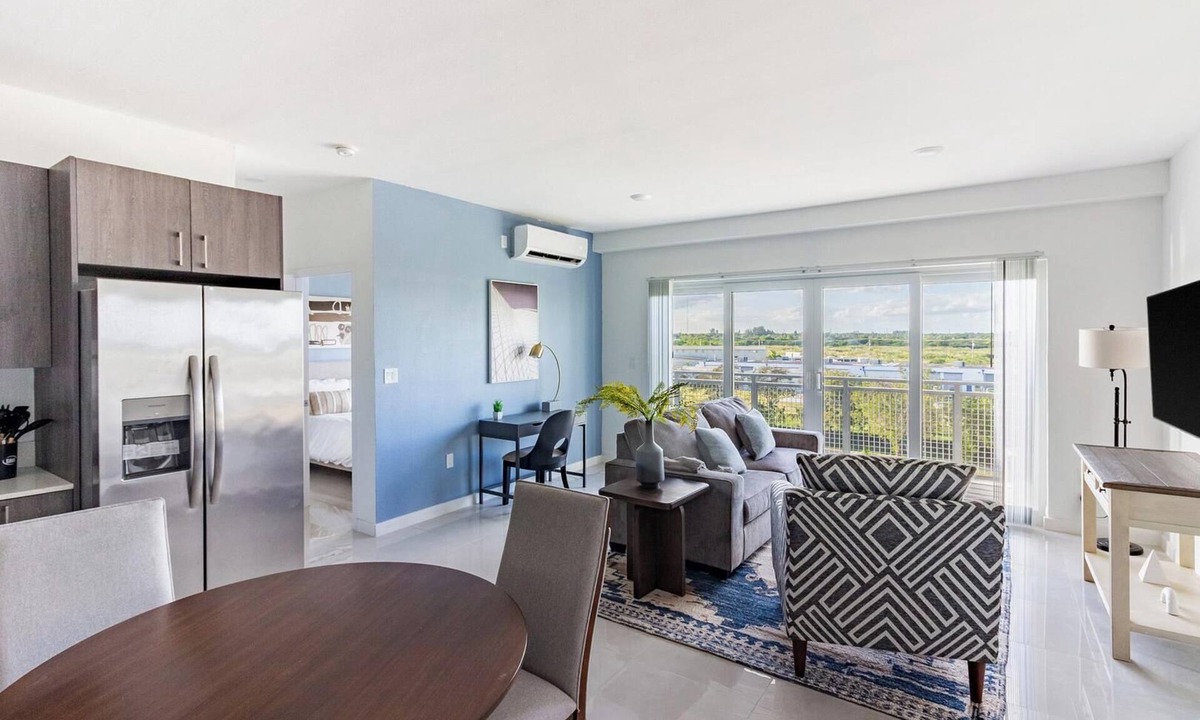 Naranja Apartment | Landing | Stunning 2BD, Pool, Gym