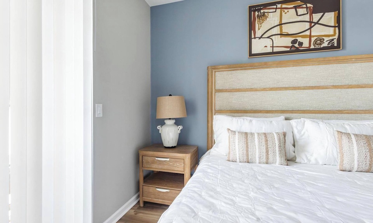 Raritan Apartment | Landing | Stunning 2BD, Pool, Game Room