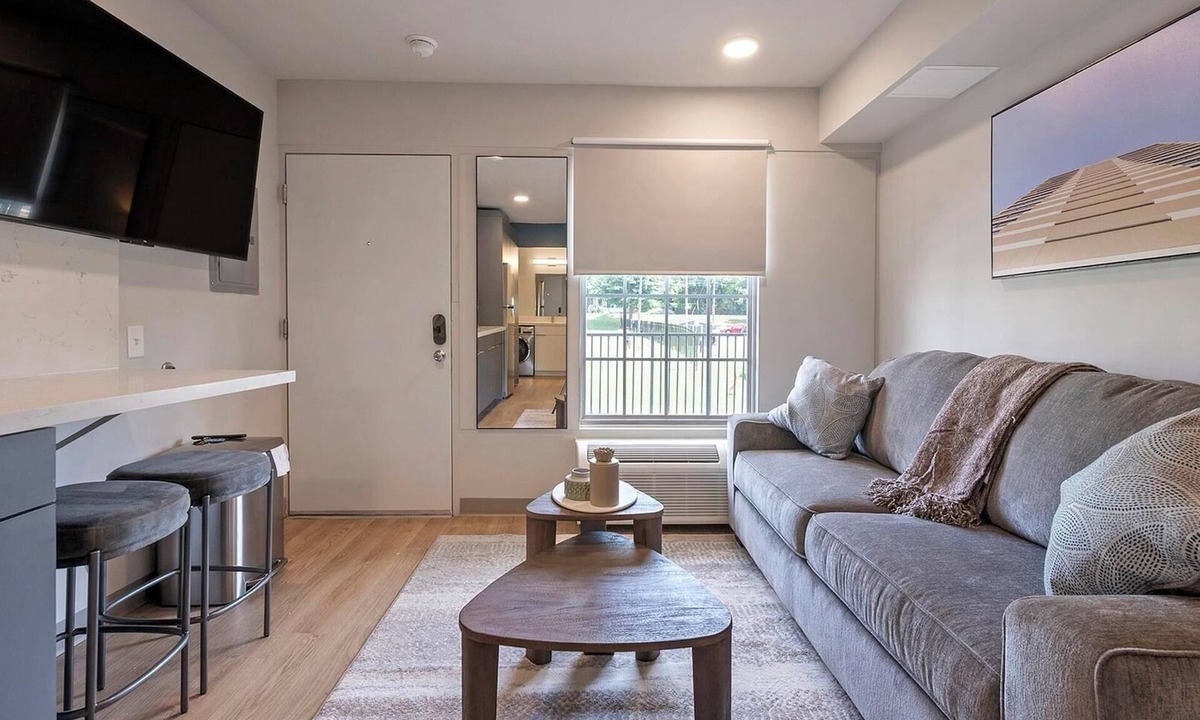 Hermitage Apartment | Landing | Stunning Studio in Downtown Hermitage