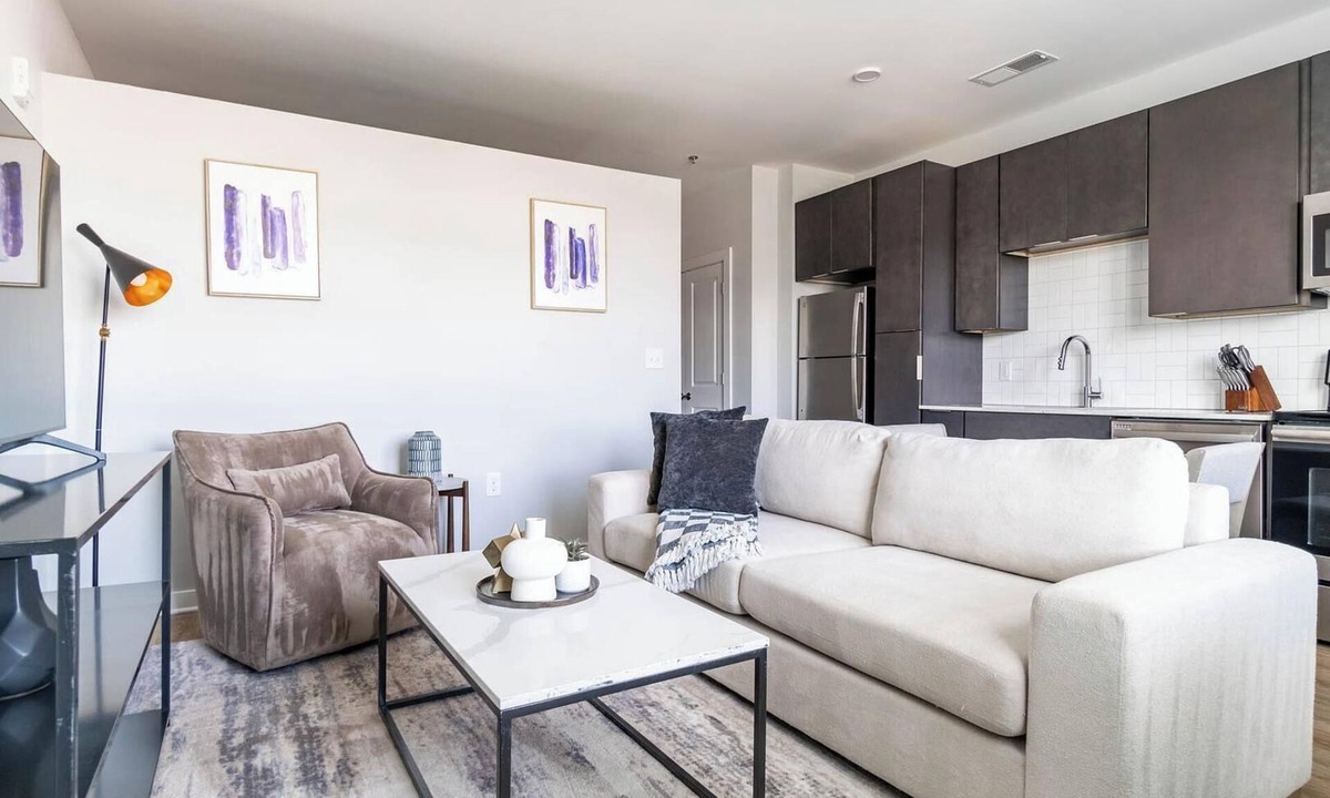 Downtown Apartment | Landing | Stunning Studio, Yoga Studio, Pool