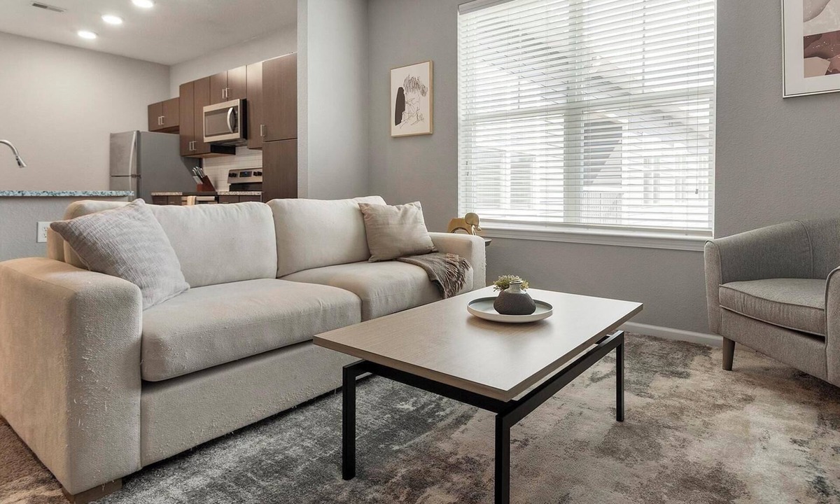 Chesterfield Apartment | Landing | Stylish 1BD, Pool, Courtyard