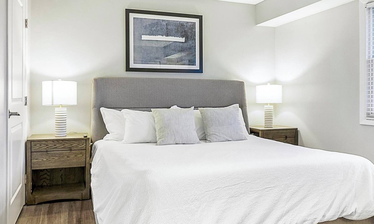 Indianapolis Apartment | Landing | Stylish 1BD, Courtyard, Pool
