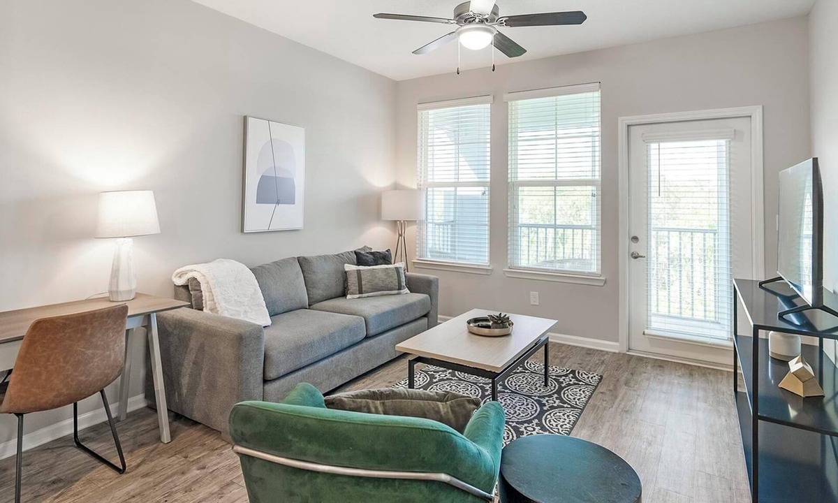 Land O' Lakes Apartment | Landing | Stylish 1BD, Pool, Gym