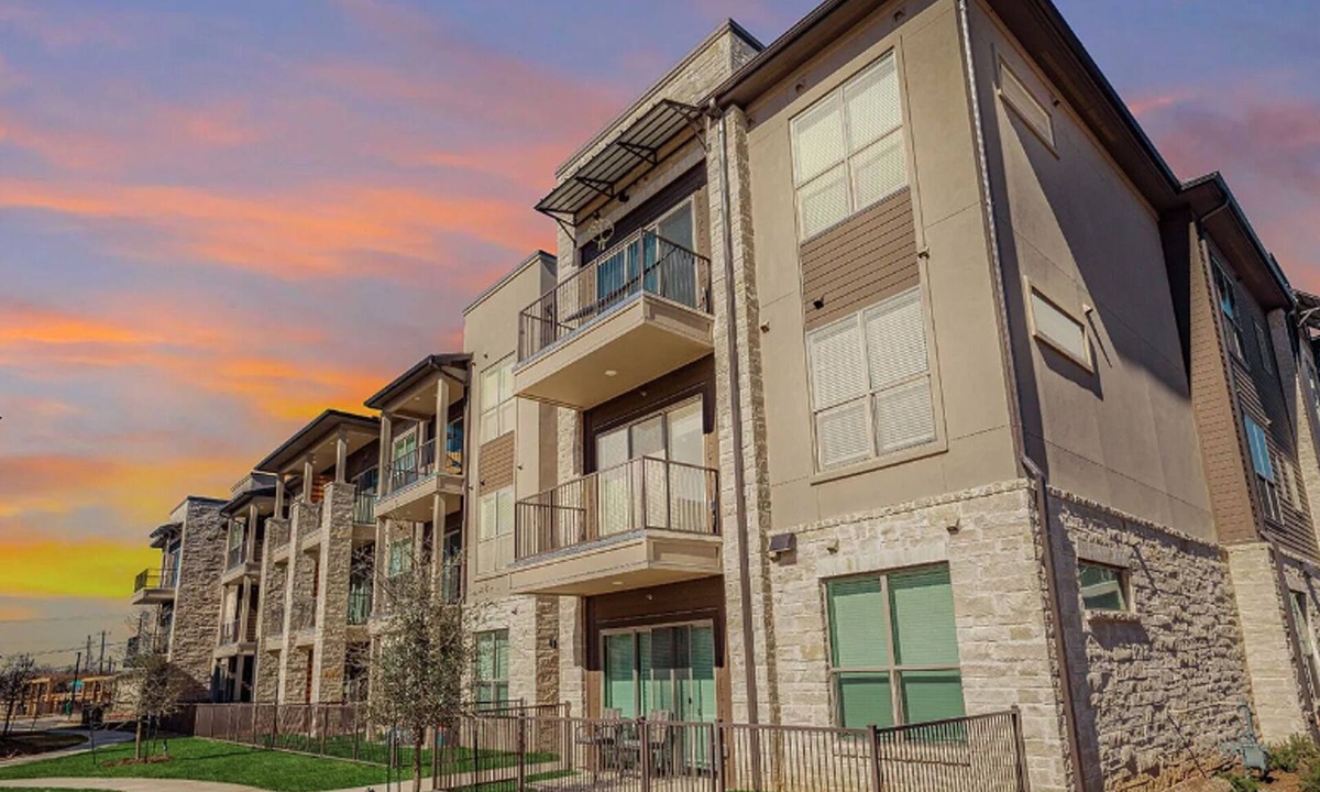 Austin Apartment | Landing | Stylish 1BD, Clubhouse, Pool