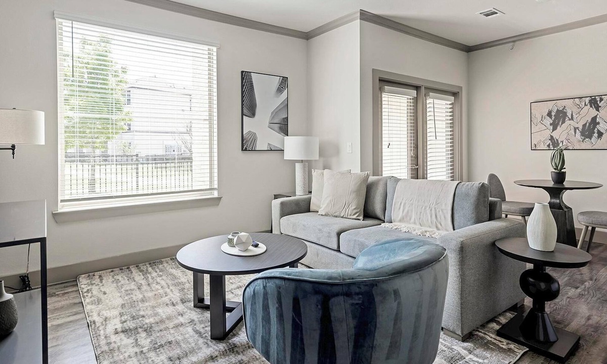 Manor Apartment | Landing | Stylish 1BD, Clubhouse, Courtyard