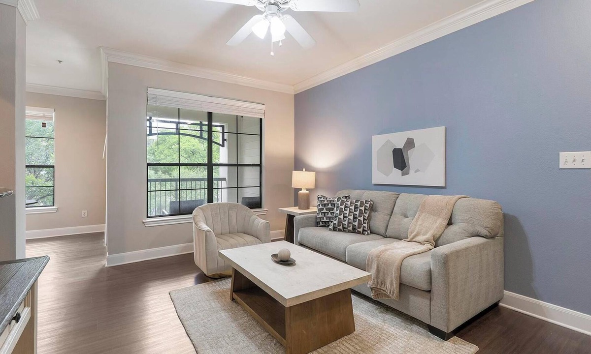 West Oak Hill Apartment | Landing | Stylish 1BD, Gym