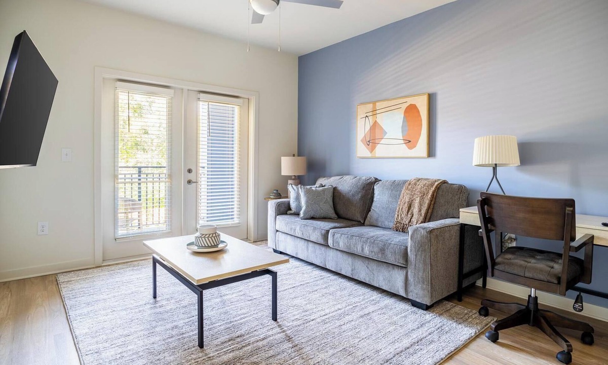 Bellview Apartment | Landing | Stylish 1BD, Pool, Gym