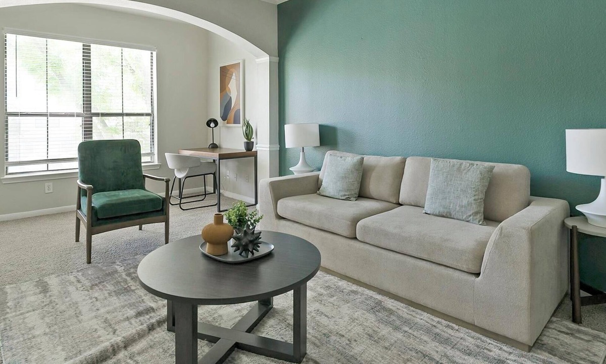 Briarforest Apartment | Landing | Stylish 1BD, Pool, Gym
