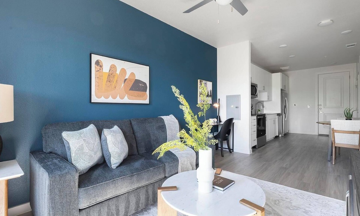 Sweetbriar Apartment | Landing | Stylish 1BD, Pool, Gym