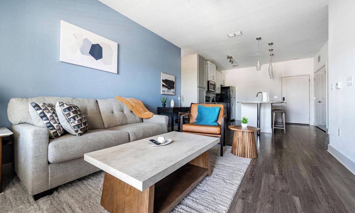 Venice Apartment | Landing | Stylish 1BD, Pool, Clubhouse