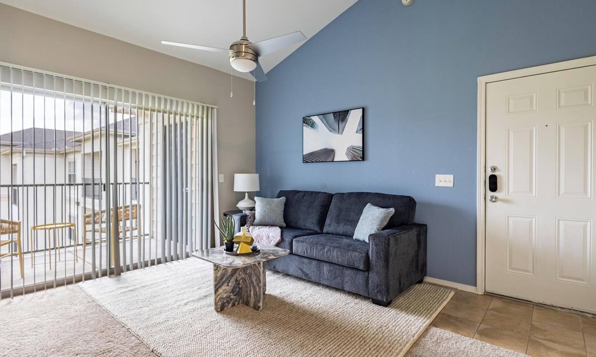 Webster Apartment | Landing | Stylish 1BD, Gym