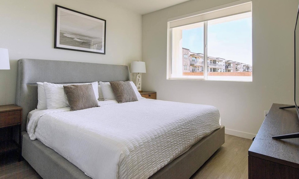 Rhodes Ranch Apartment | Landing | Stylish 2BD, Courtyard, Clubhouse