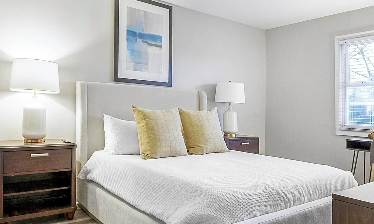 Indianapolis Apartment | Landing | Stylish 2BD, Pool, Courtyard