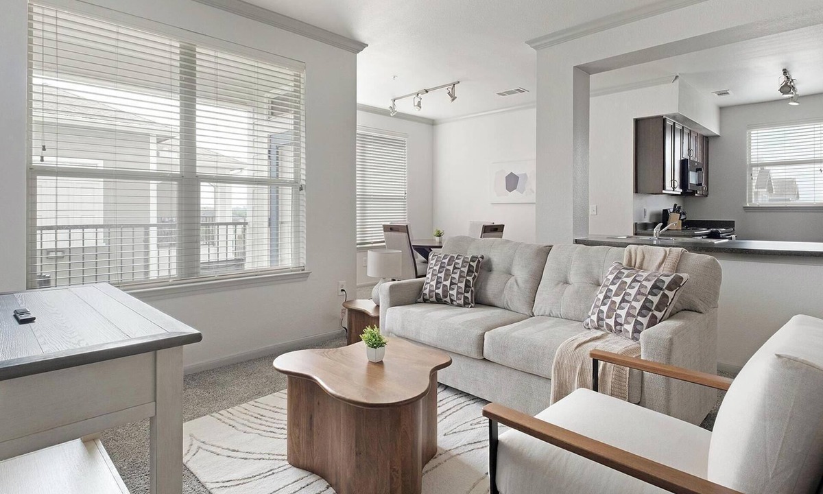 Northeast Houston Apartment | Landing | Stylish 2BD, Clubhouse, Game Room