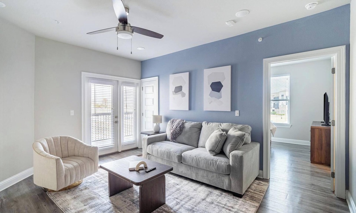 Harvey Apartment | Landing | Stylish 2BD, Clubhouse, Gym