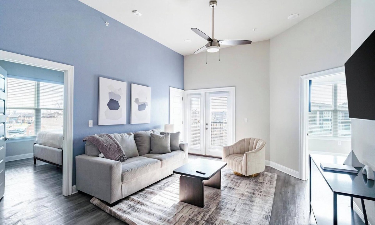 Harvey Apartment | Landing | Stylish 2BD, Clubhouse, Gym