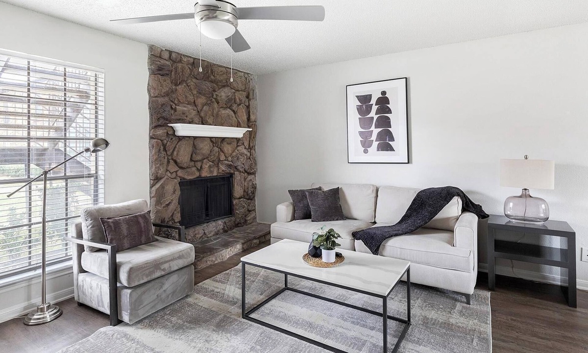 Denton Apartment | Landing | Stylish 2BD, Courtyard, Gym
