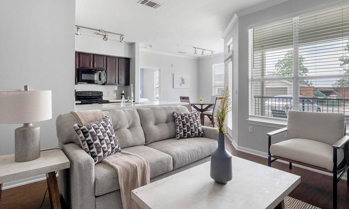 Atascocita Apartment | Landing | Stylish 2BD, Game Room, Clubhouse