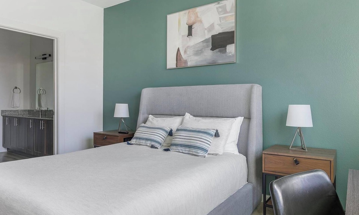 Garland Apartment | Landing | Stylish 2BD, Gym, Clubhouse