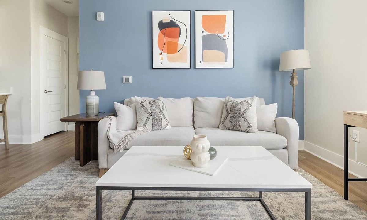 Hickory Apartment | Landing | Stylish 2BD, Gym, Yoga Studio