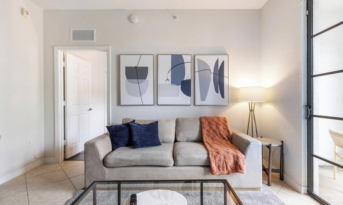 Miramar Apartment | Landing | Stylish 2BD, Gym, Clubhouse
