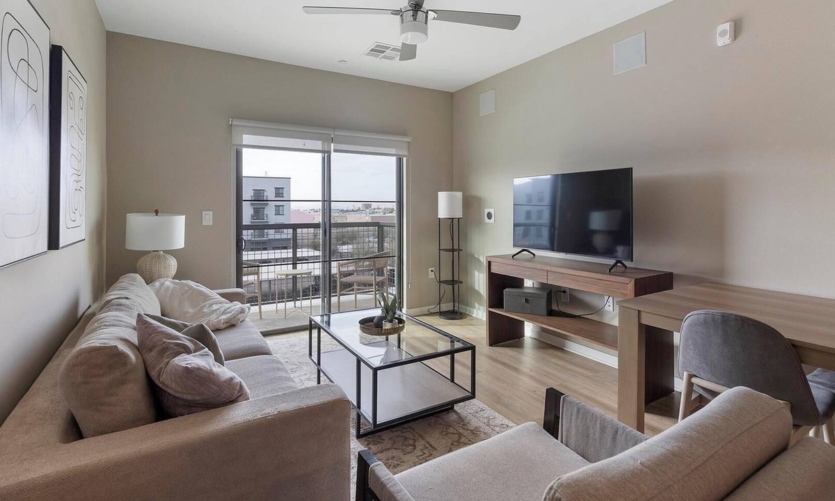 Warehouse District Apartment | Landing | Stylish 2BD, Gym, Clubhouse