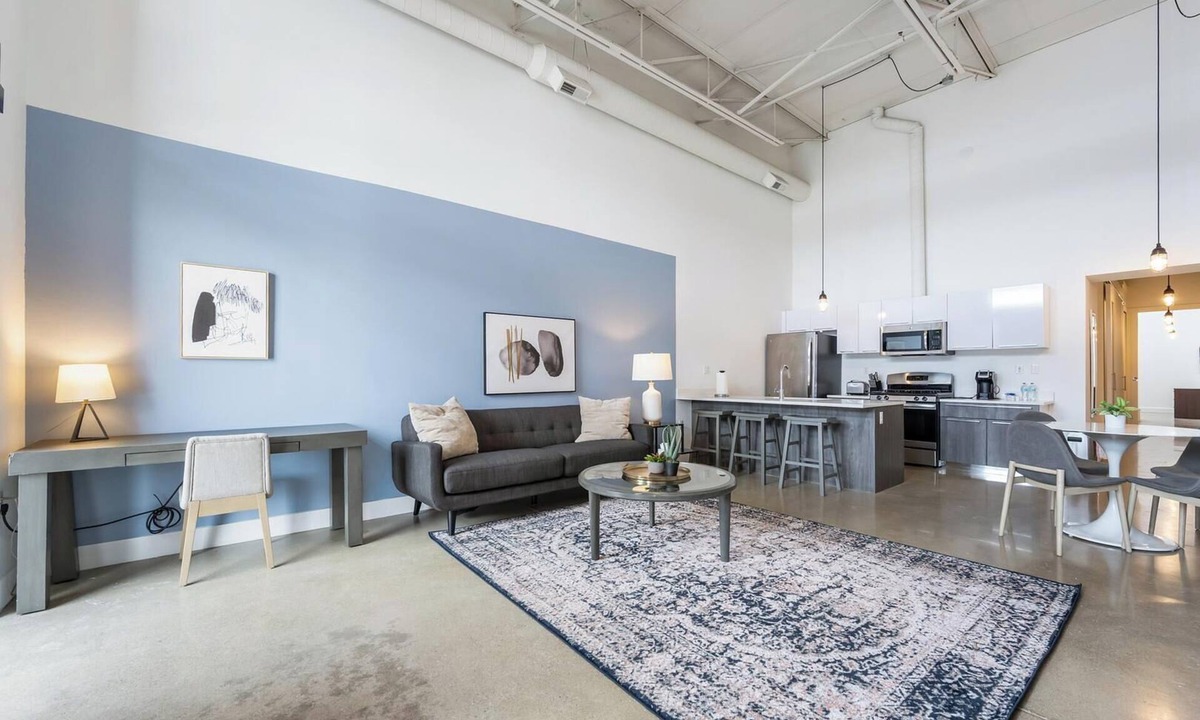 Royal Oak Apartment | Landing | Stylish 2BD, Pool, Gym