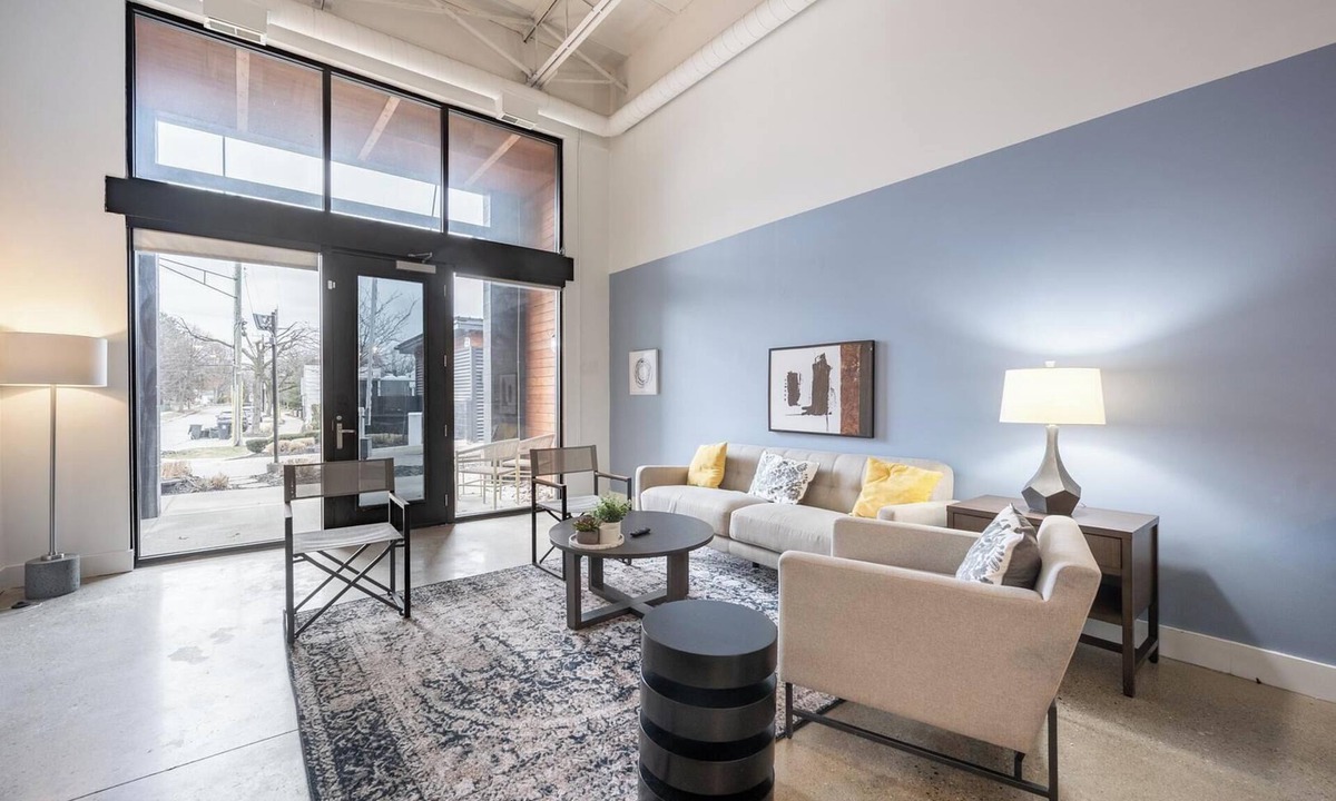 Royal Oak Apartment | Landing | Stylish 2BD, Pool, Gym