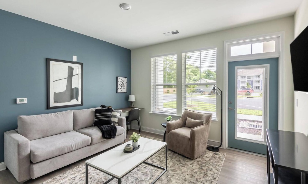Wilmington Apartment | Landing | Stylish 2BD, Pool, Gym