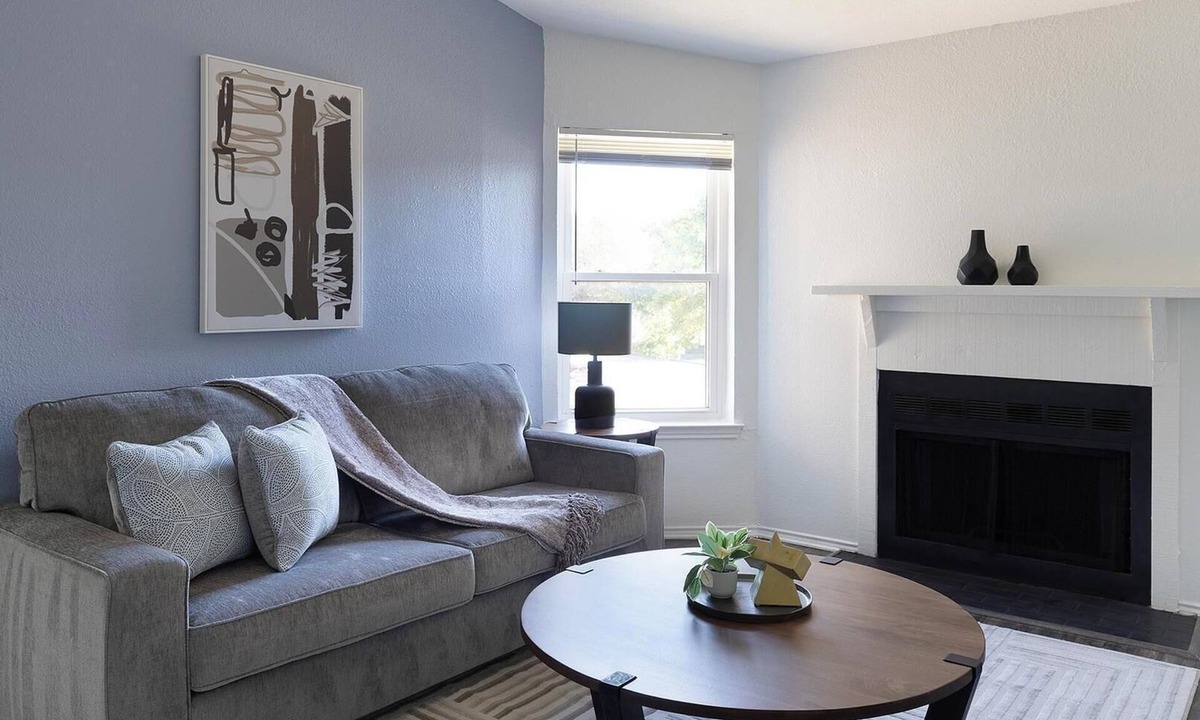 DeSoto Apartment | Landing | Stylish 2BD, Tennis Court, Pool