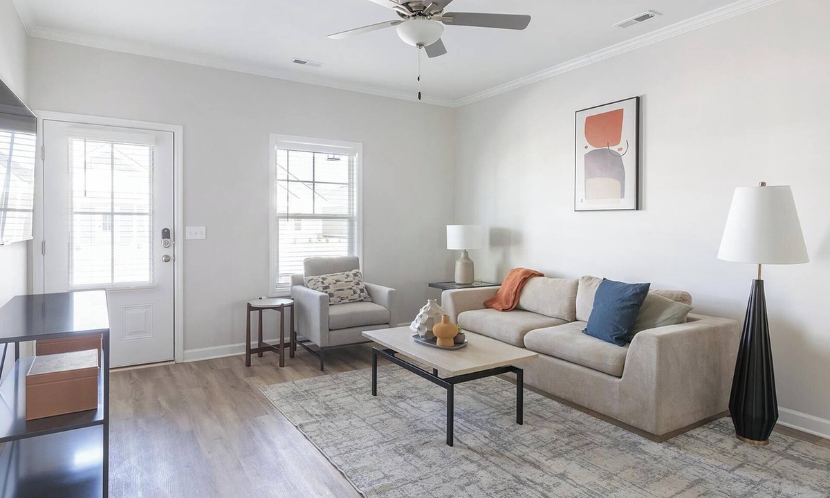 Huntsville Apartment | Landing | Stylish 2BD, Gym, Pool
