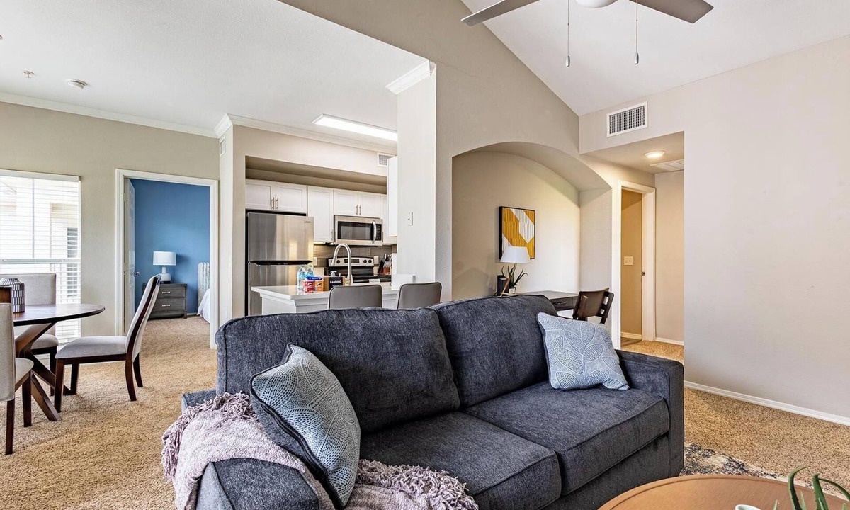 Webster Apartment | Landing | Stylish 2BD, Gym