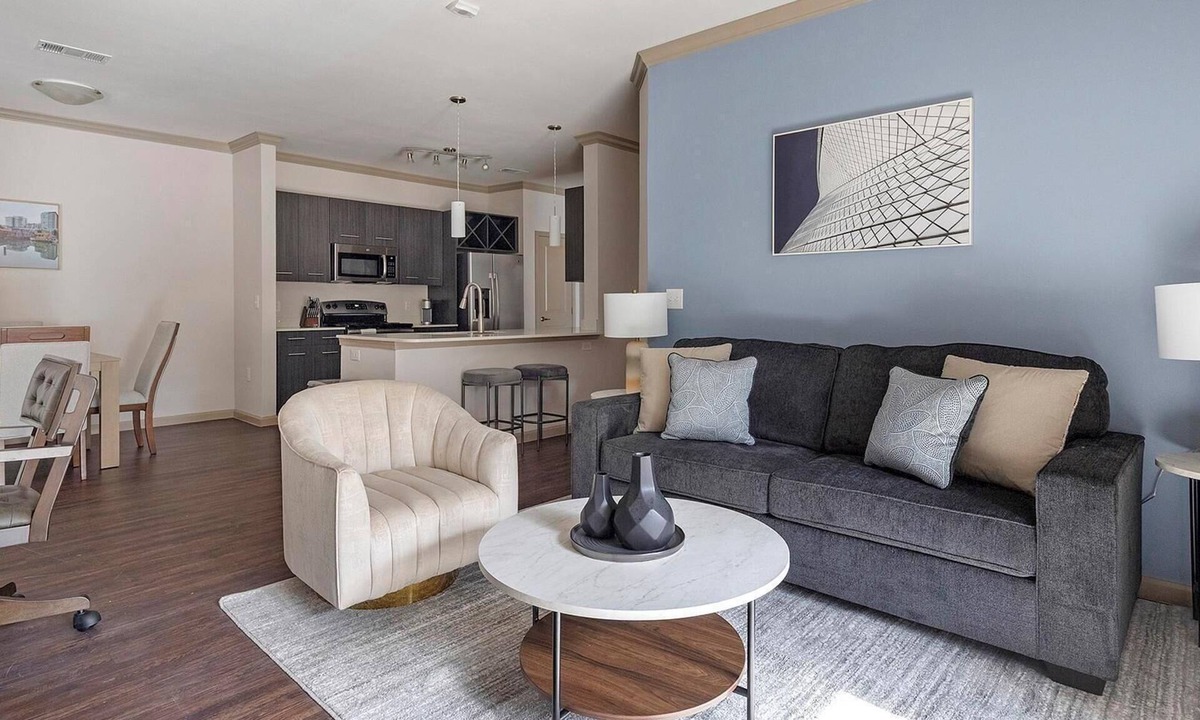 Wetmore Apartment | Landing | Stylish 2BD, Yoga Studio, Gym