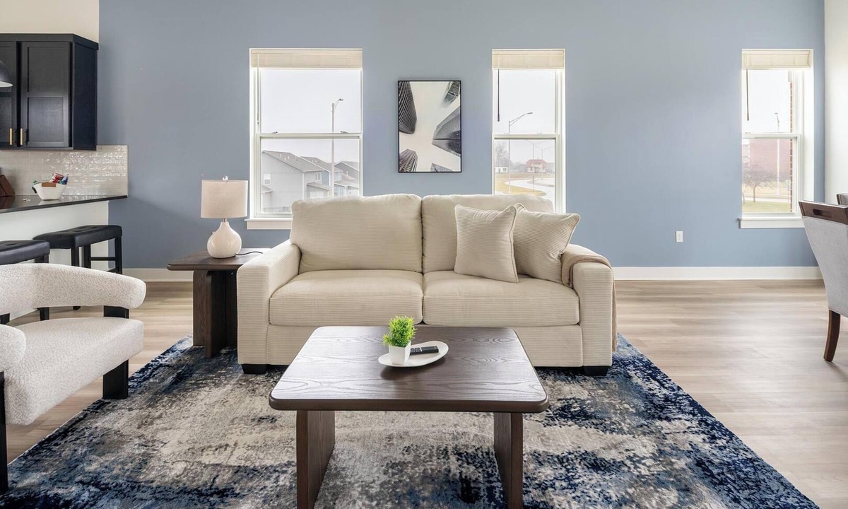 Lee's Summit Apartment | Landing | Stylish 3BD in Lee's Summit