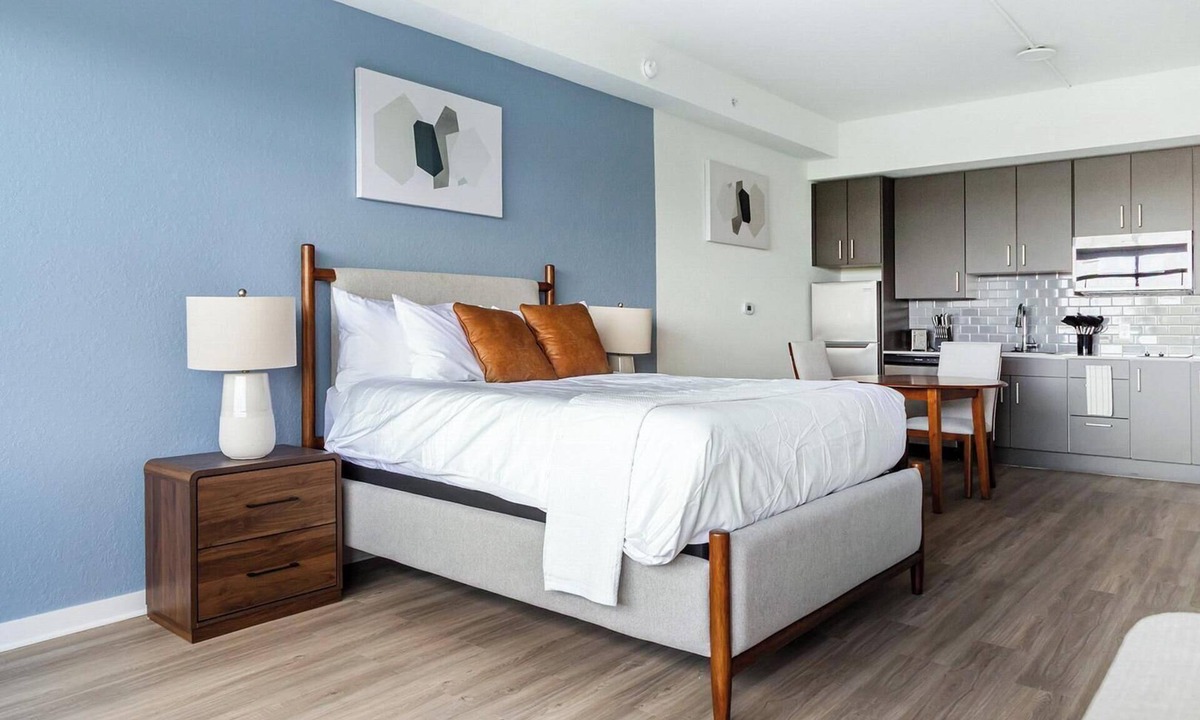 Golden Gate Apartment | Landing | Stylish Studio, Yoga Studio, Clubhouse