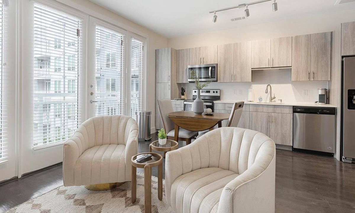 Fort Worth Apartment | Landing | Stylish Studio in Bricktown