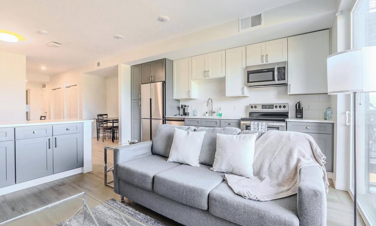 Ithaca Apartment | Landing | Stylish Studio, Gym