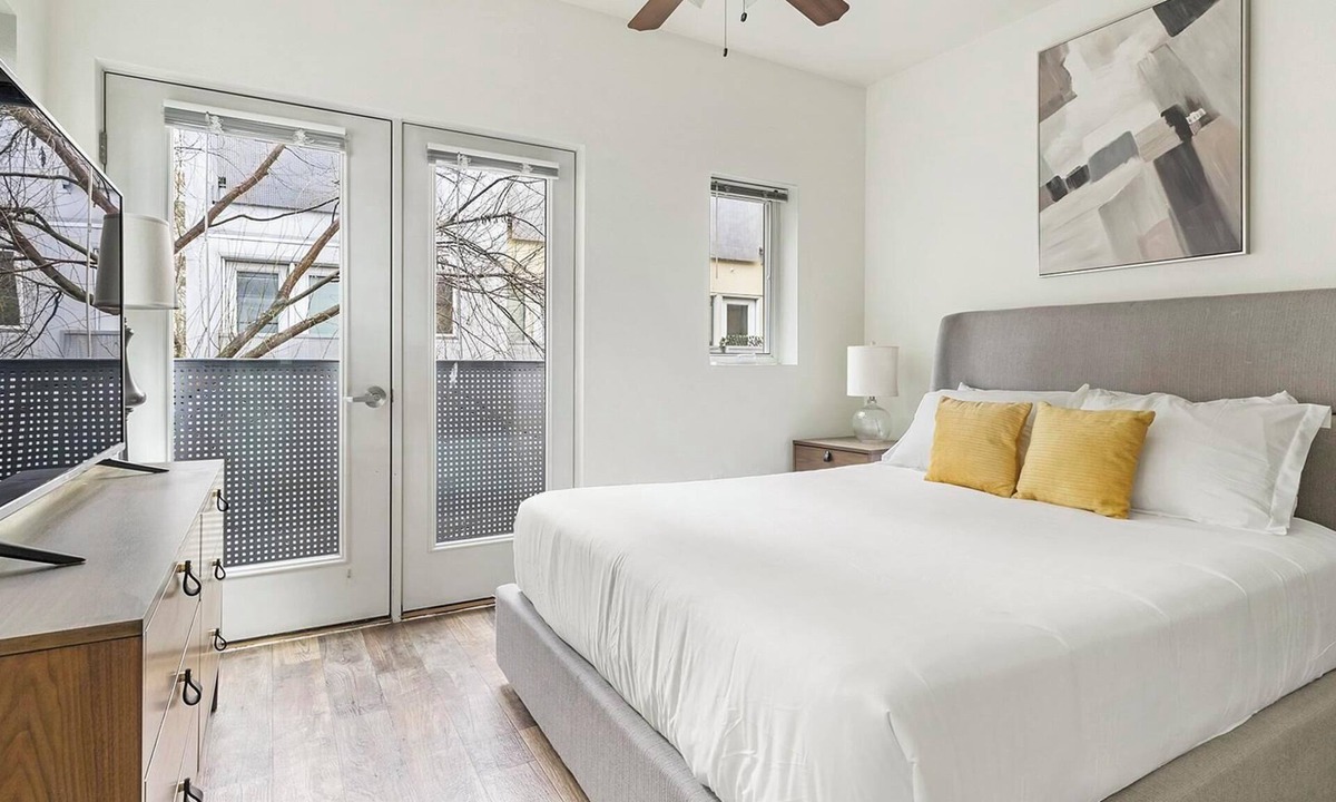 Pearl District Apartment | Landing | Stylish Studio, Courtyard, Gym