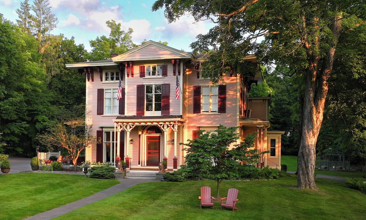 Cooperstown Bed & Breakfast | Landmark Inn